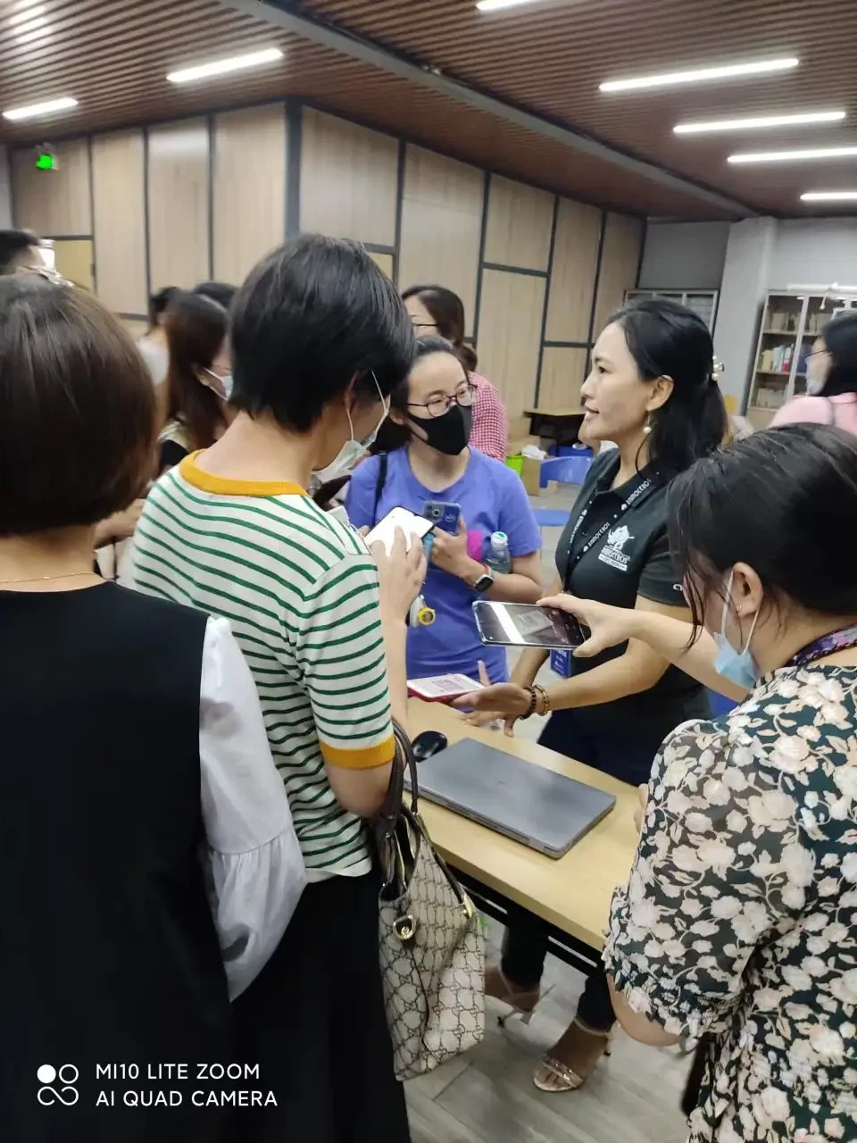 Many students add Green's wechat